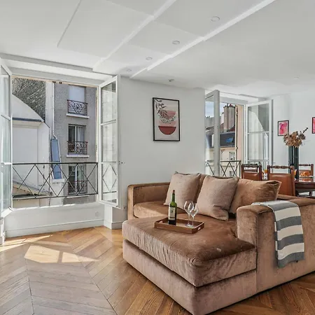 Orsay Flat