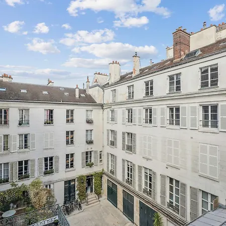 Orsay Flat Apartment *