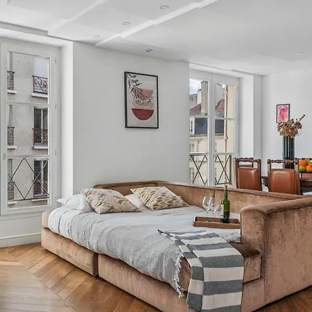 Orsay Flat Apartment *